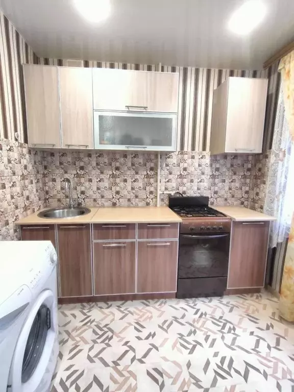 1-к кв. Омская область, Омск Нефтезаводская ул., 38 (30.0 м) - Фото 1