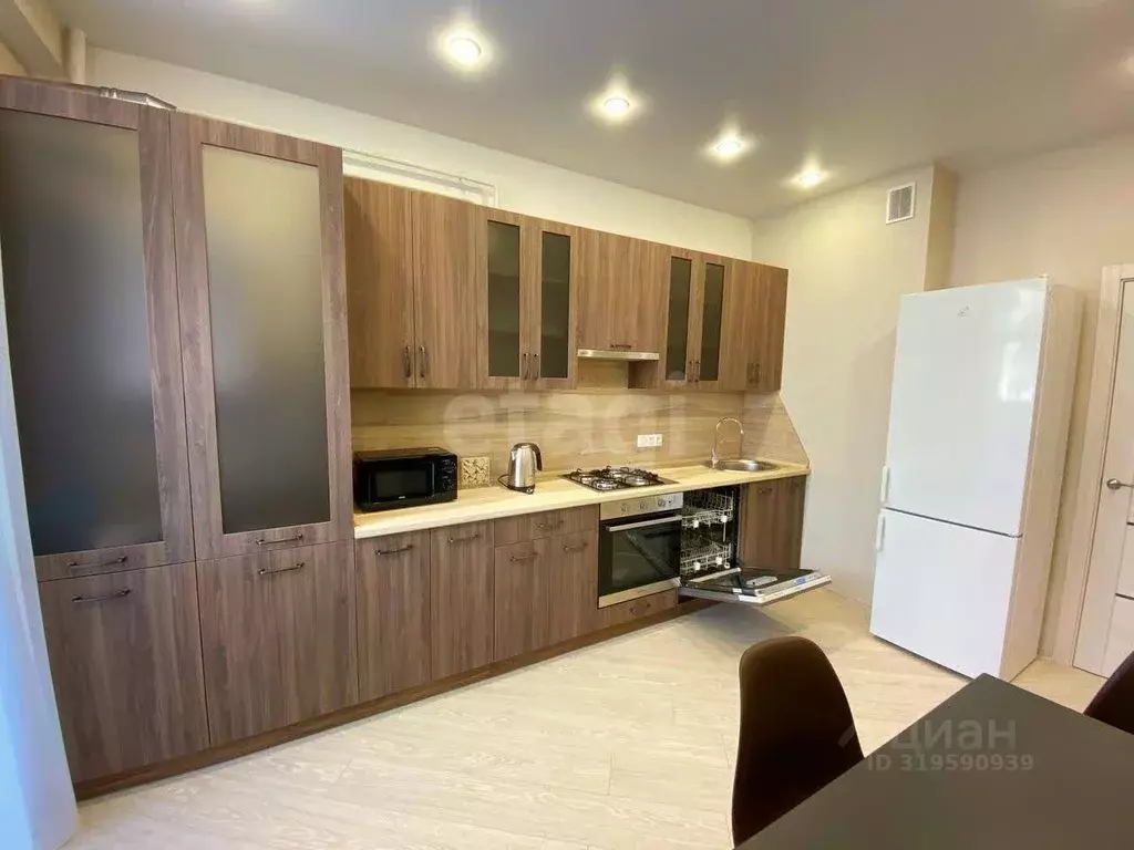 2-к кв. Крым, Симферополь ул. Батурина (60.0 м) - Фото 1