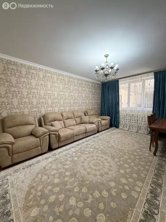 Дом в Кабардино-Балкарская Республика, Нальчик (320 м) - Фото 1