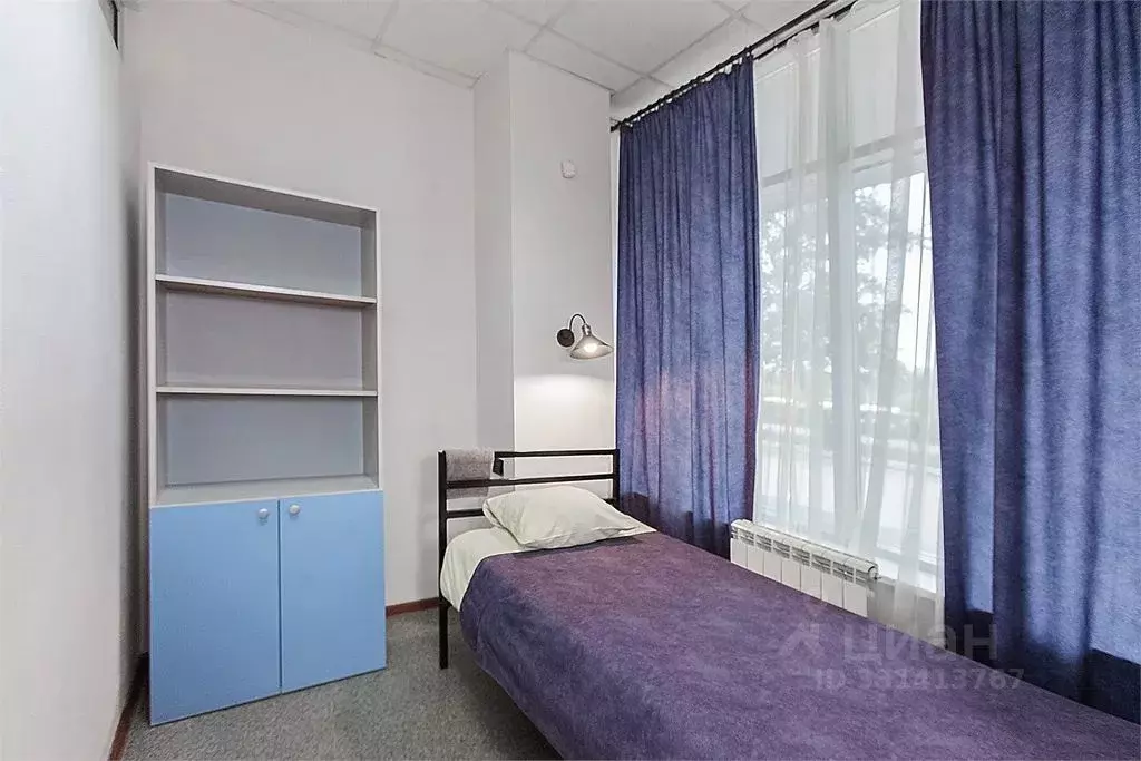 Комната Омская область, Омск ул. Иртышская Набережная, 31 - Фото 2