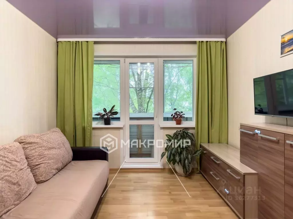 Купить 1 Комнатную Киров Солнечная 31