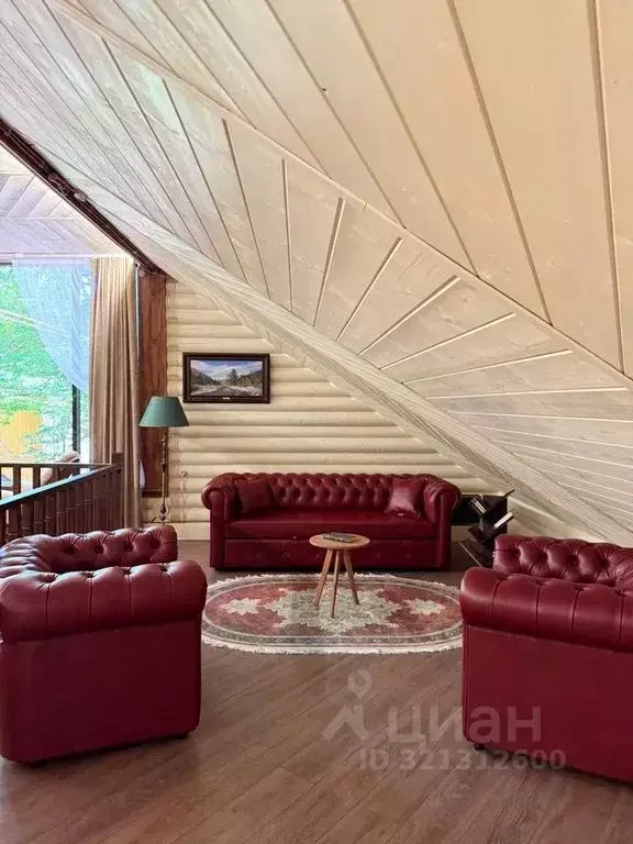 Дом в Карачаево-Черкесия, Зеленчукский район, с. Архыз  (210 м) - Фото 1