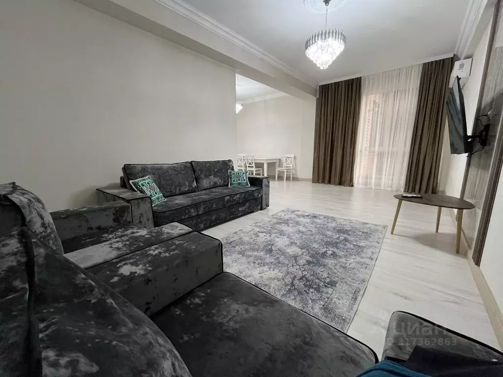 2-к кв. Дагестан, Махачкала ул. Кадарская, 40 (75.0 м) - Фото 1
