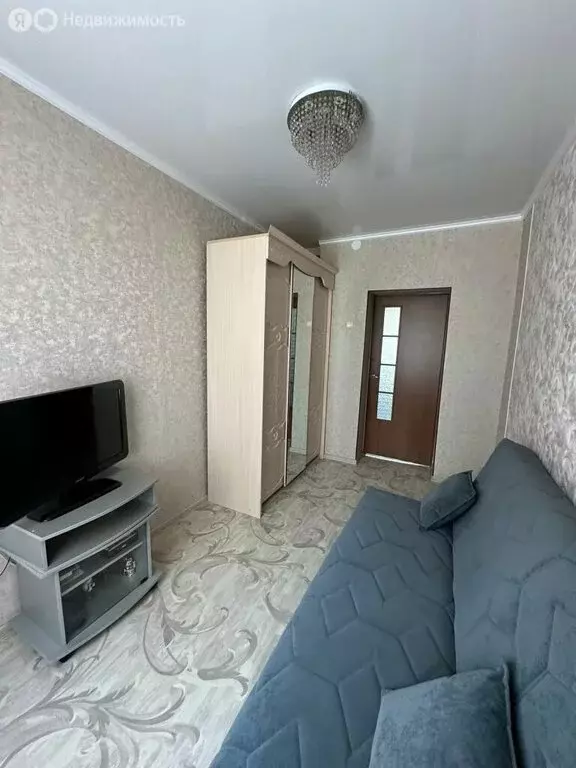 3-комнатная квартира: Новокузнецк, улица Хитарова, 28 (45.8 м) - Фото 1