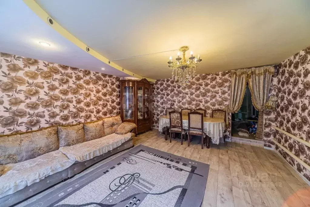 Дом в Саратовская область, Саратов 2-й имени Е.И. Пугачева мкр, 13-я ... - Фото 0