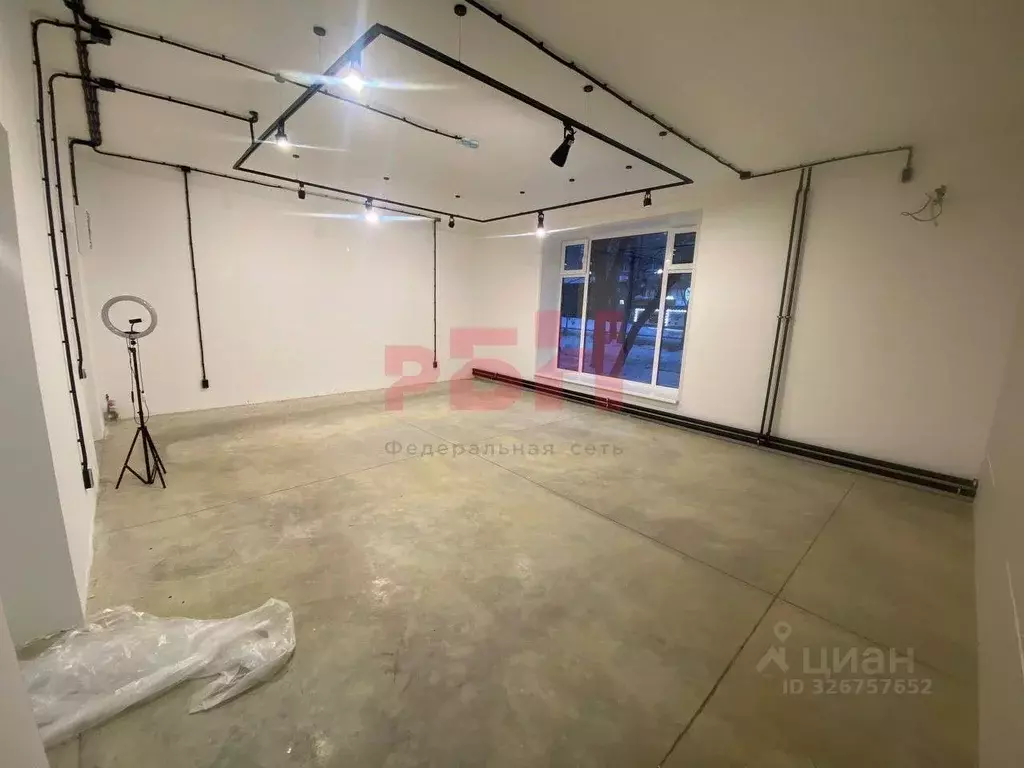 Торговая площадь в Тюменская область, Тюмень ул. Республики, 160 (45 ... - Фото 1