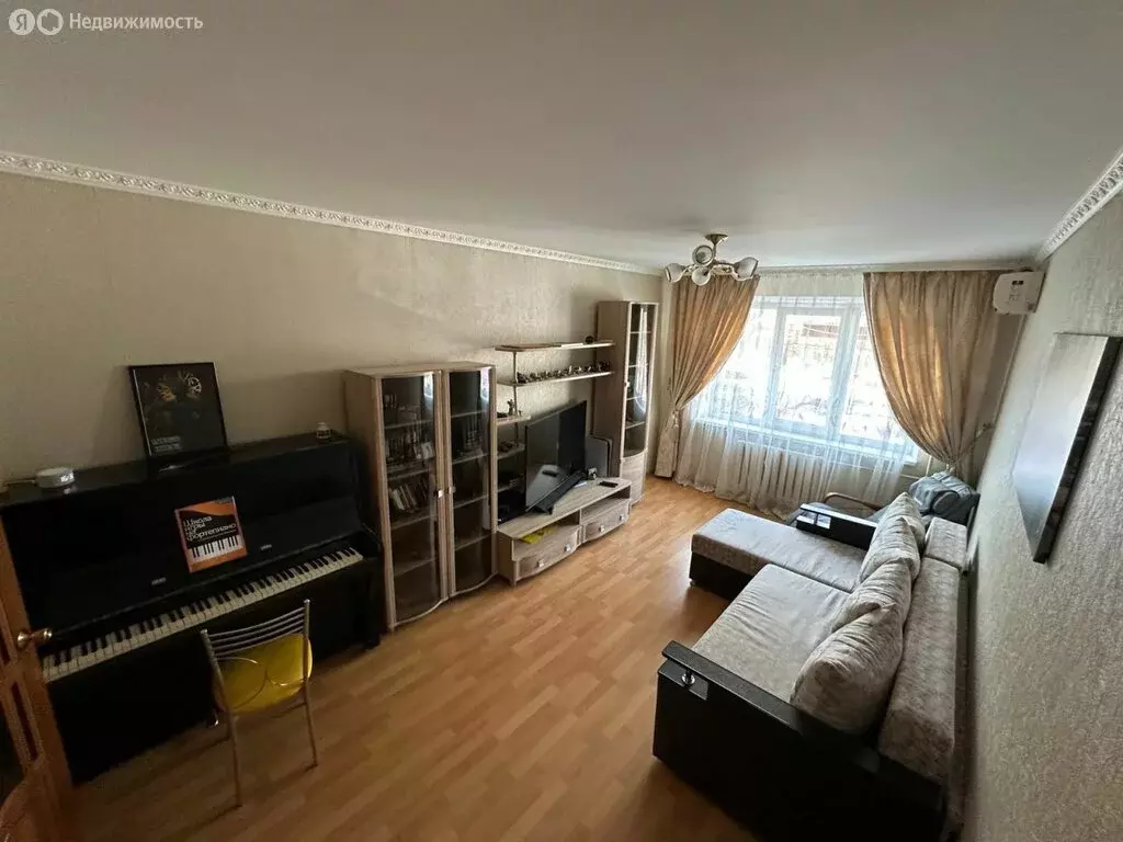 3-комнатная квартира: Оренбург, улица Чкалова, 17 (65.8 м) - Фото 0