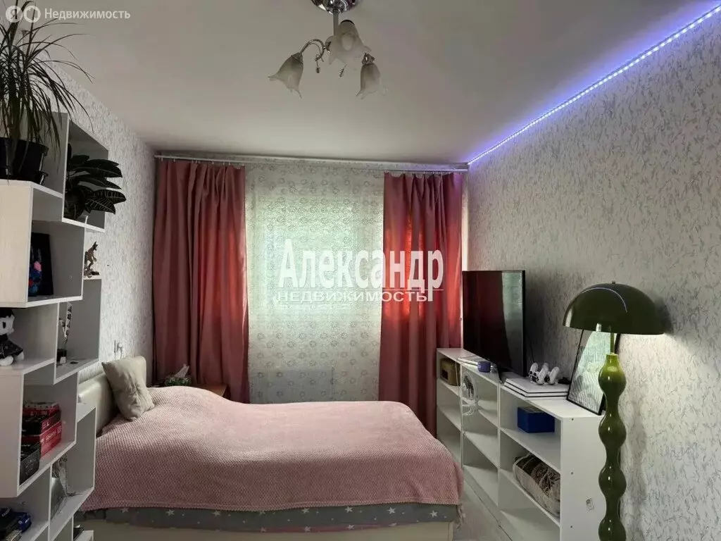 3-комнатная квартира: Санкт-Петербург, улица Кустодиева, 2 (62.3 м) - Фото 1
