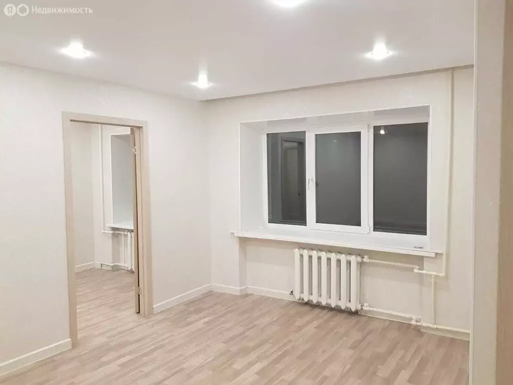 2-комнатная квартира: Нижний Тагил, улица Землячки, 43 (45.1 м) - Фото 0