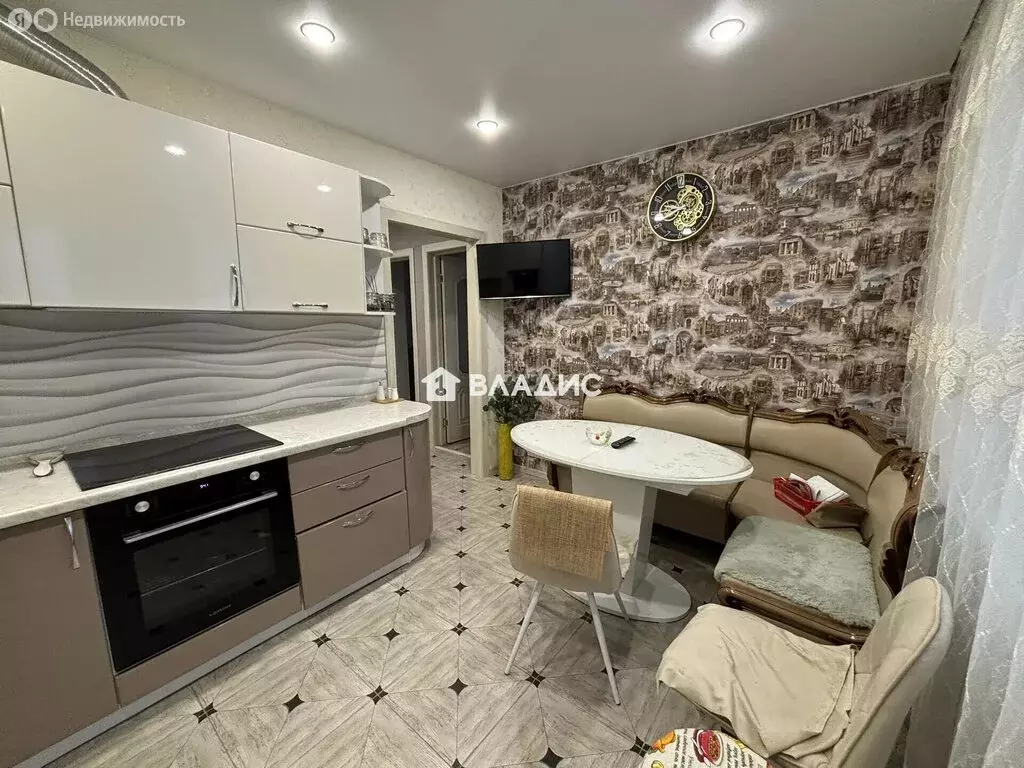 2-комнатная квартира: Тобольск, 15-й микрорайон, 39 (51.5 м) - Фото 2