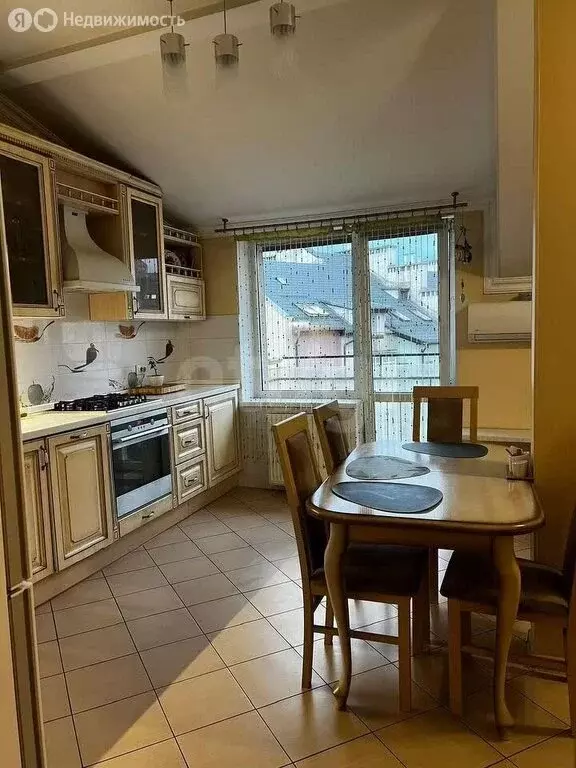 2-комнатная квартира: Калининград, улица Виктора Гакуна, 9 (70 м) - Фото 1