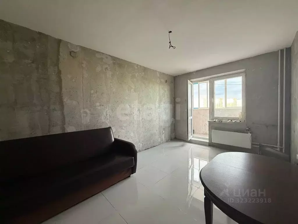 1-к кв. Московская область, Лобня Батарейная ул., 8 (40.0 м) - Фото 1