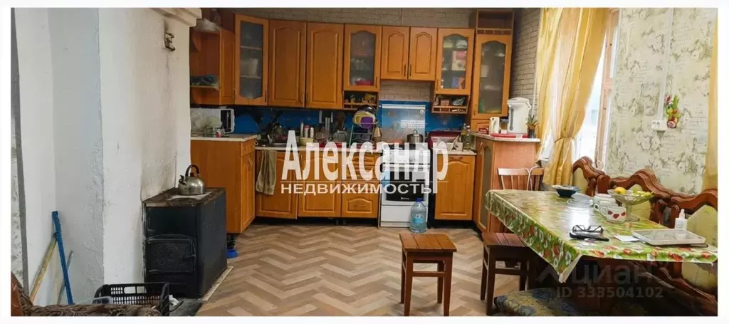 Дом в Ленинградская область, Лодейнопольский район, Доможировское ... - Фото 1