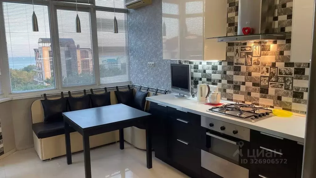 2-к кв. Краснодарский край, Геленджик Туристическая ул., 6к11 (75.0 м) - Фото 2