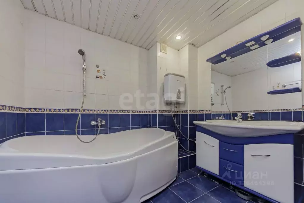 4-к кв. Тюменская область, Тюмень Восточный мкр, проезд Майский, 1 ... - Фото 0