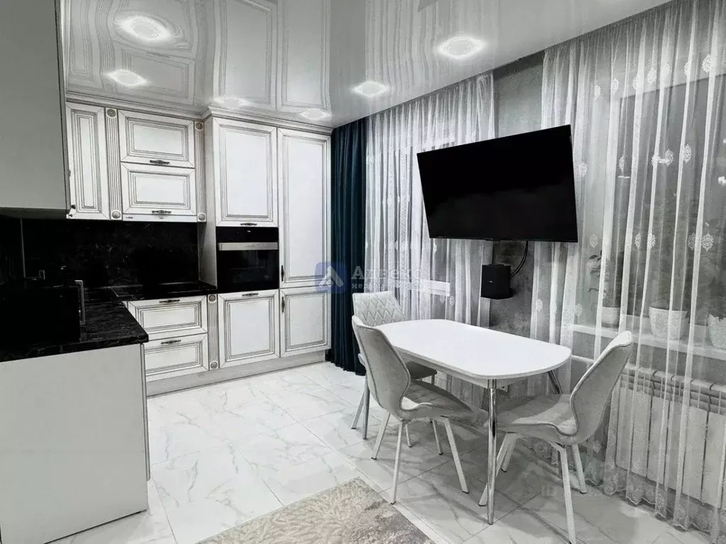 2-к кв. Тюменская область, Тюмень ул. Газовиков, 17 (47.1 м) - Фото 1