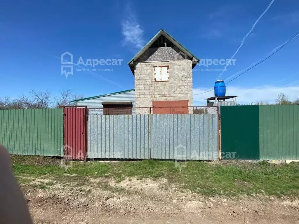 Дом в Волгоградская область, Среднеахтубинский район, Ахтубинское ... - Фото 0