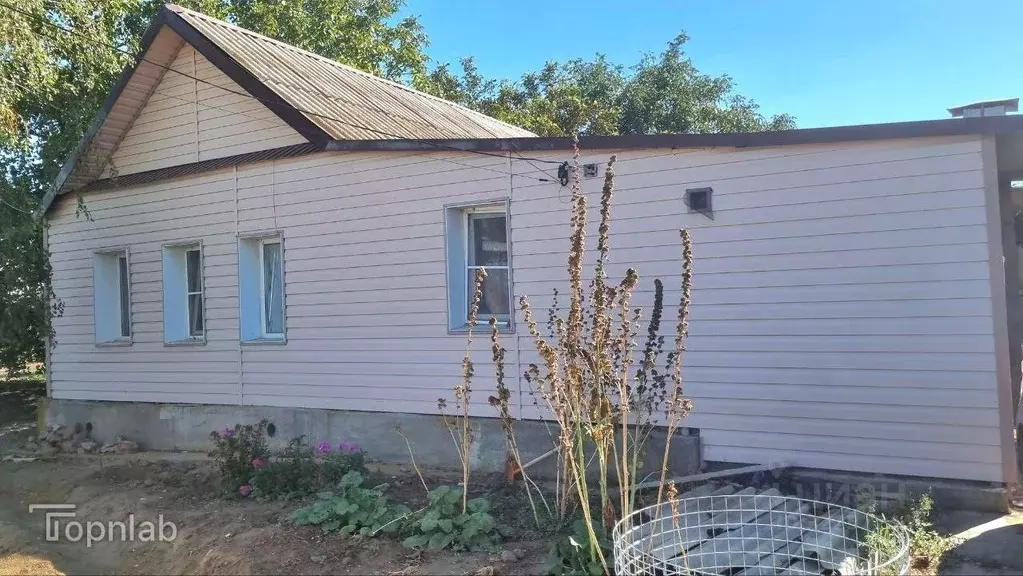 Дом в Астраханская область, Красноярский муниципальный округ, с. ... - Фото 1