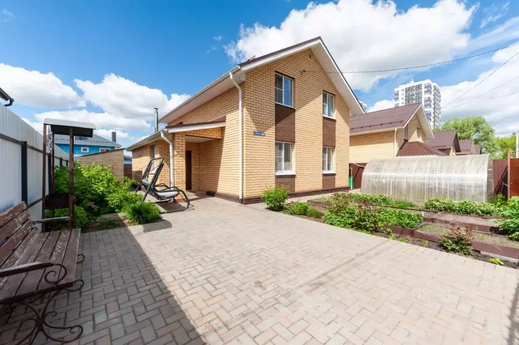 Дом в Татарстан, Казань Малые Клыки жилмассив, ул. Большая Красная ... - Фото 1