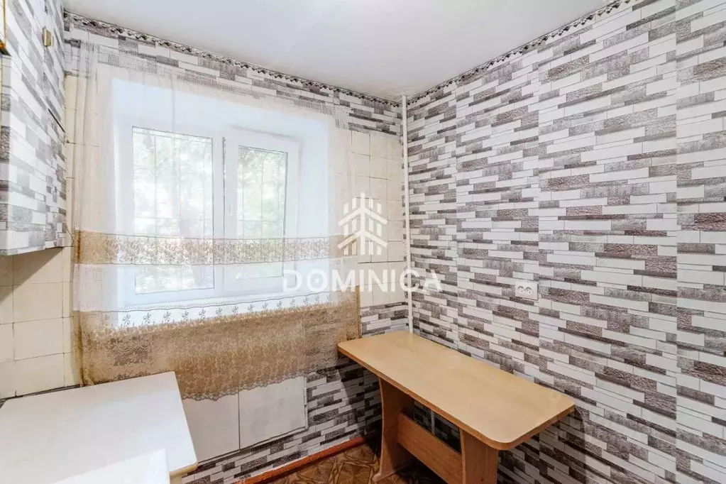 1-к кв. Омская область, Омск просп. Космический, 16А (30.0 м) - Фото 2