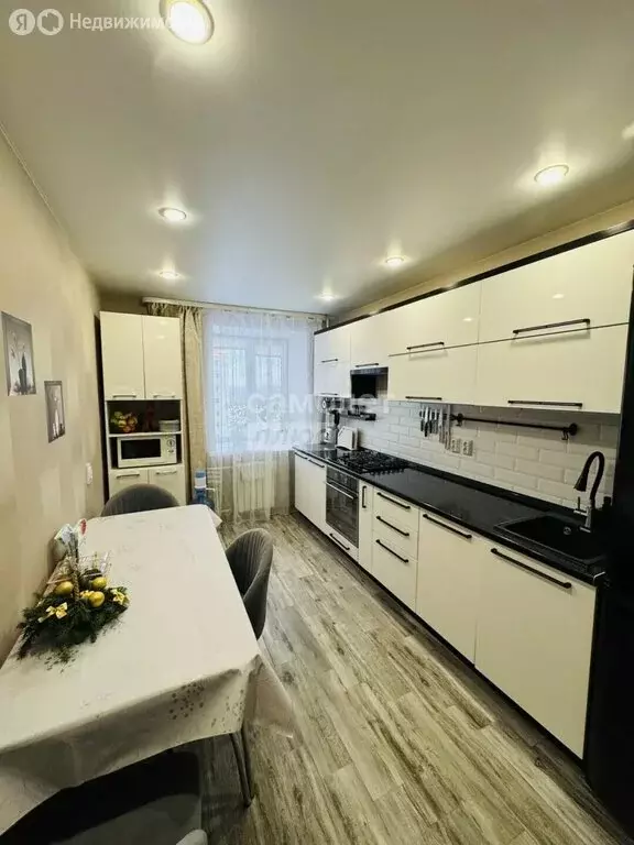 2-комнатная квартира: Йошкар-Ола, улица Куйбышева, 35Б (49 м) - Фото 1