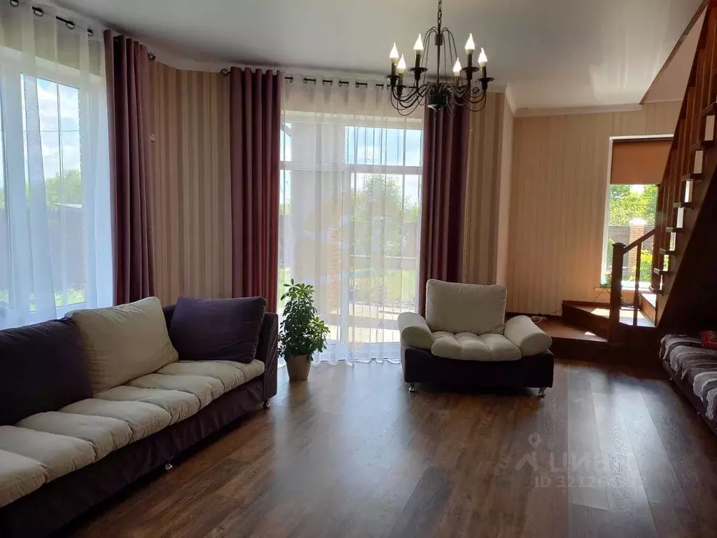 Дом в Белгородская область, Старооскольский городской округ, с. ... - Фото 1