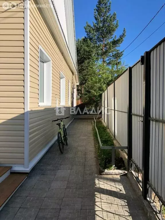 Дом в Улан-Удэ, Листовая улица (287 м) - Фото 1