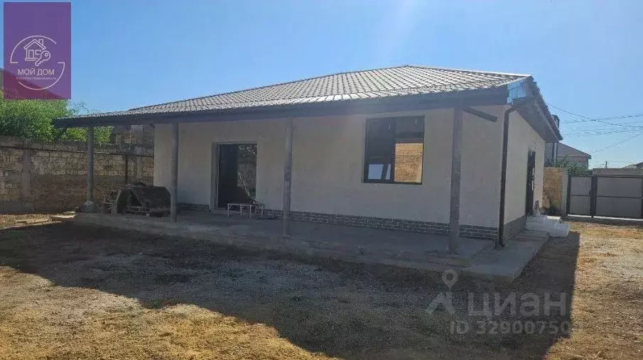 Дом в Крым, Сакский район, с. Уютное ул. Садовая (140 м) - Фото 1