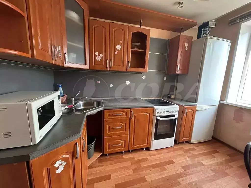 2-к кв. Тюменская область, Тобольск 8-й мкр, 45 (50.0 м) - Фото 1