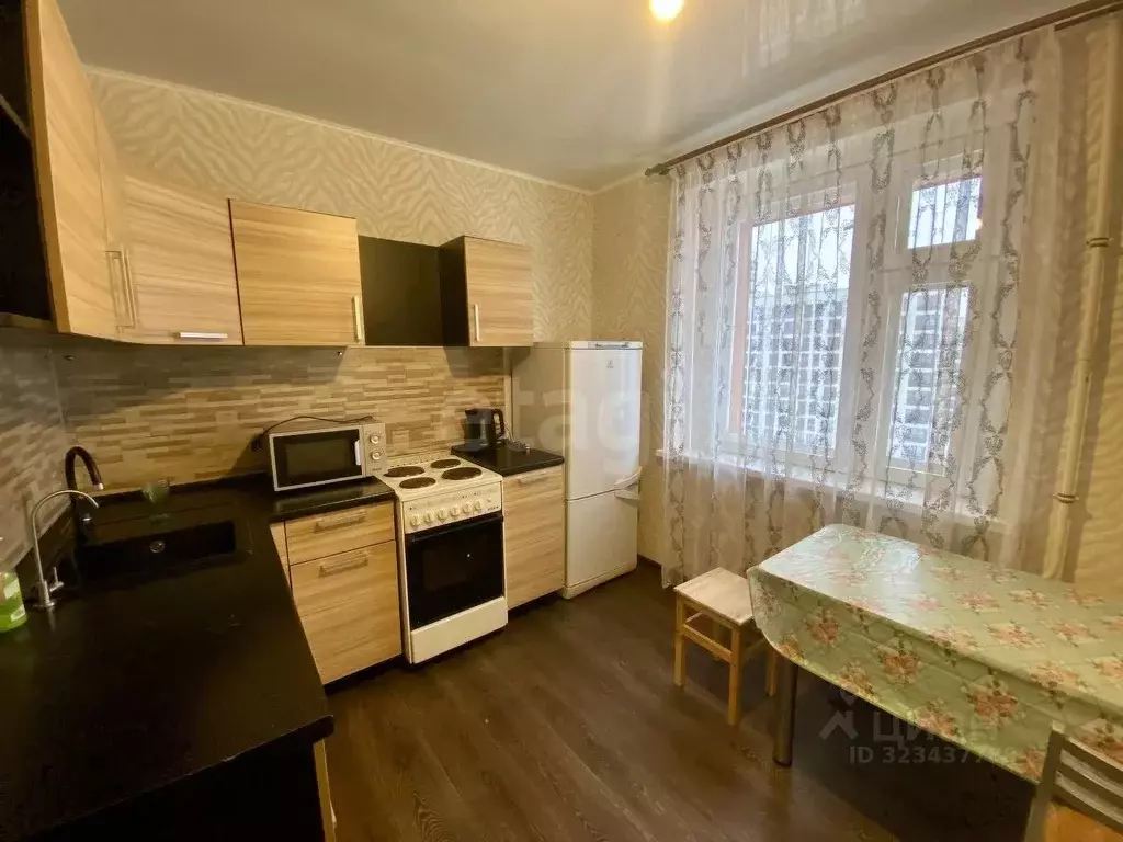 2-к кв. Тюменская область, Тюмень Кремлевская ул., 102к1 (50.0 м) - Фото 1