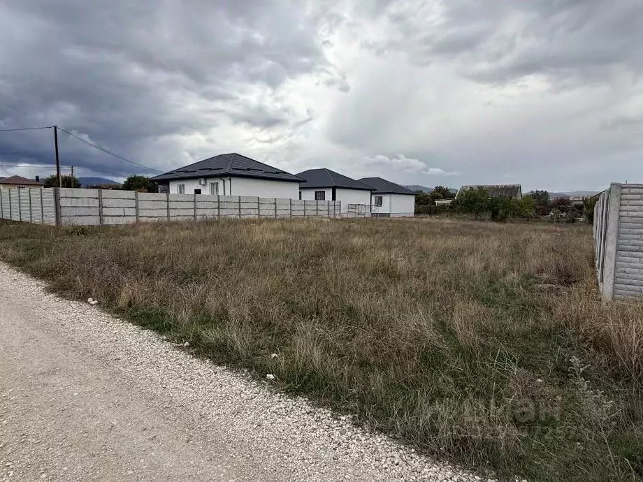 Участок в Крым, Симферопольский район, с. Доброе ул. Ветан, 12 (10.0 ... - Фото 1