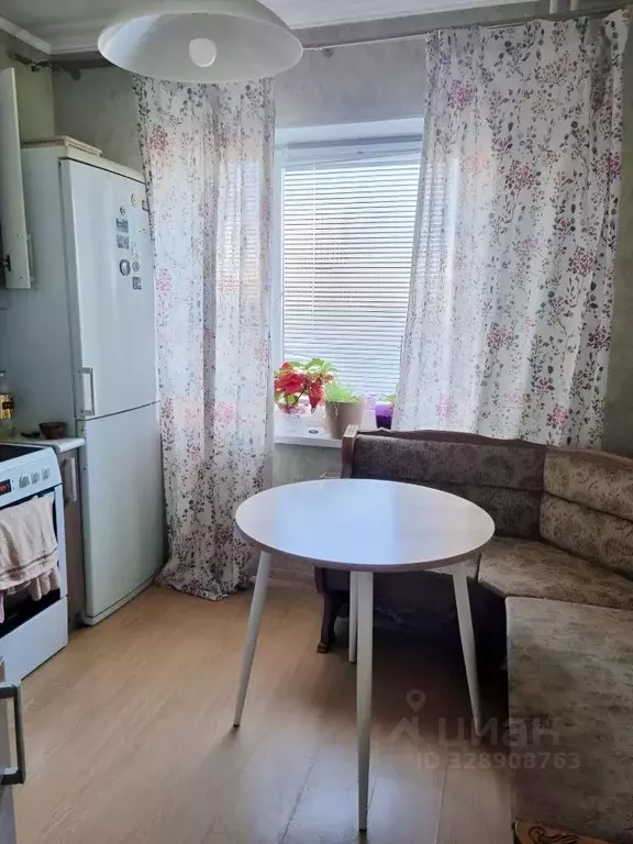 2-к кв. Омская область, Омск ул. 3-я Енисейская, 32/1 (52.7 м) - Фото 1