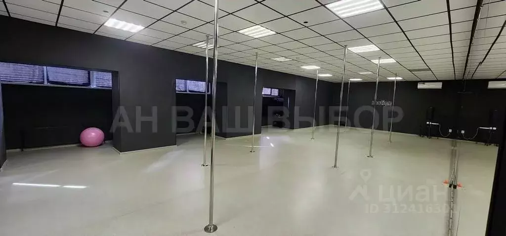 Помещение свободного назначения в Тюменская область, Тюмень Заречный ... - Фото 1