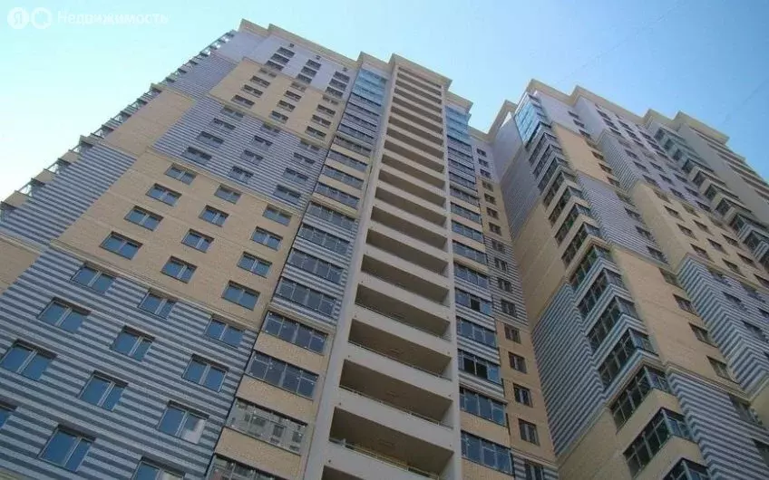 3-комнатная квартира: Москва, улица Адмирала Лазарева, 63к3 (71.5 м) - Фото 1