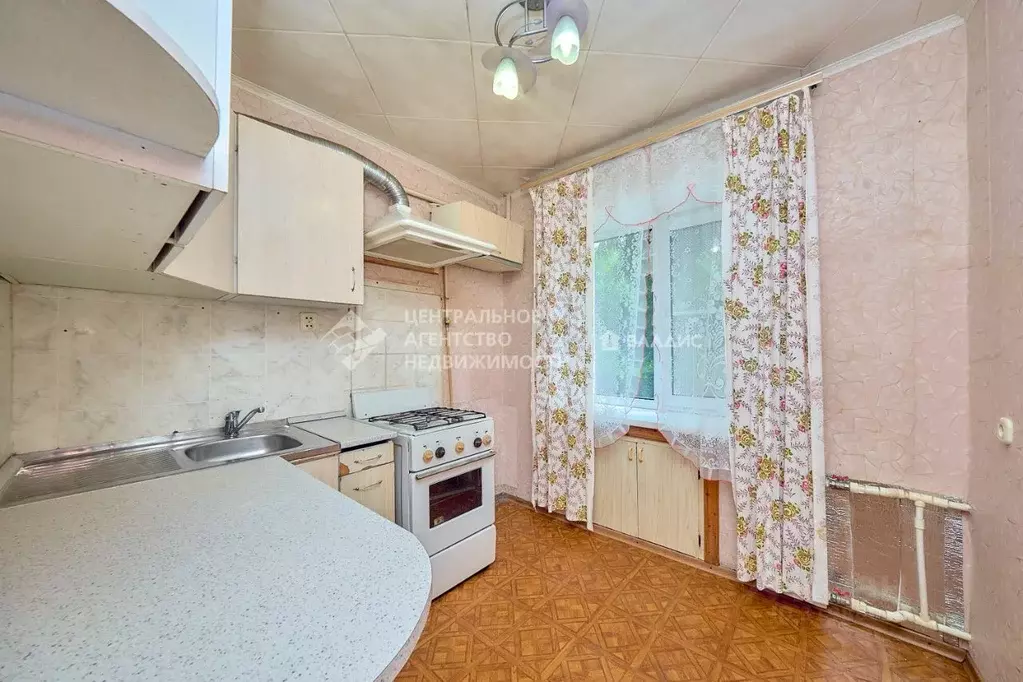 1-к кв. Рязанская область, Рязань ул. Гагарина, 70 (30.3 м) - Фото 0