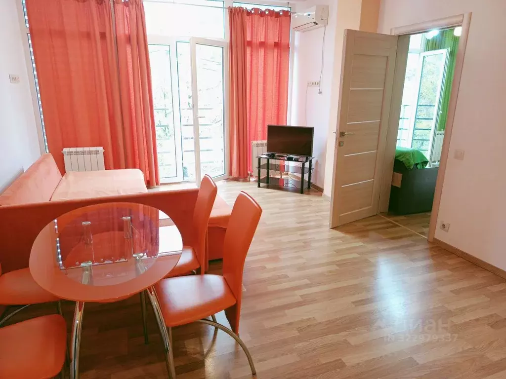 2-к кв. Крым, Ялта муниципальный округ, Ливадия пгт ул. Виноградная, ... - Фото 1