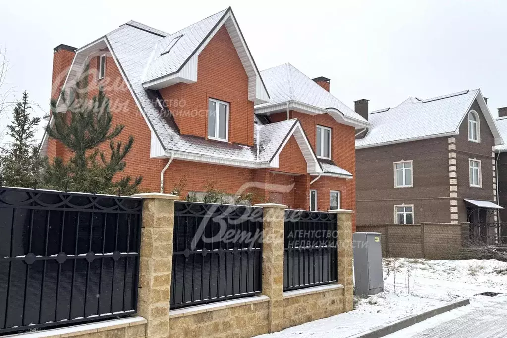 Дом в Москва д. Софьино, ул. Луговая, 29 (420 м) - Фото 1