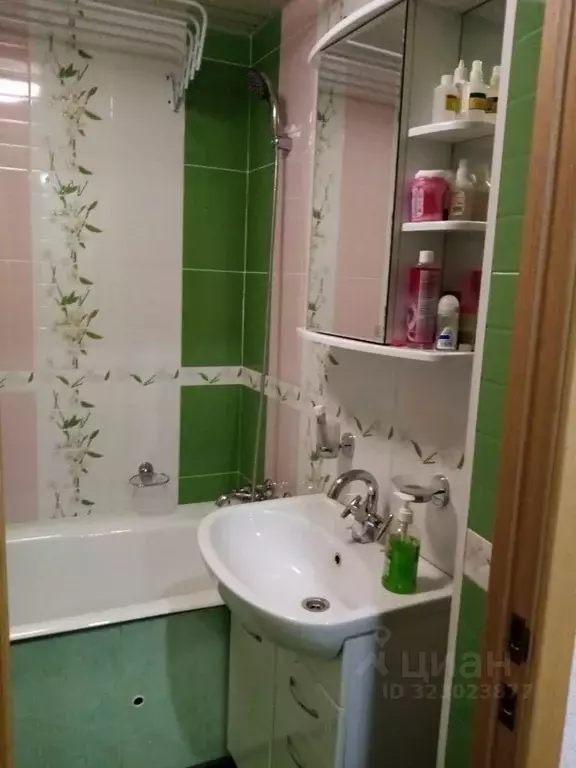 2-к кв. Омская область, Омск ул. Химиков, 20 (52.6 м) - Фото 2