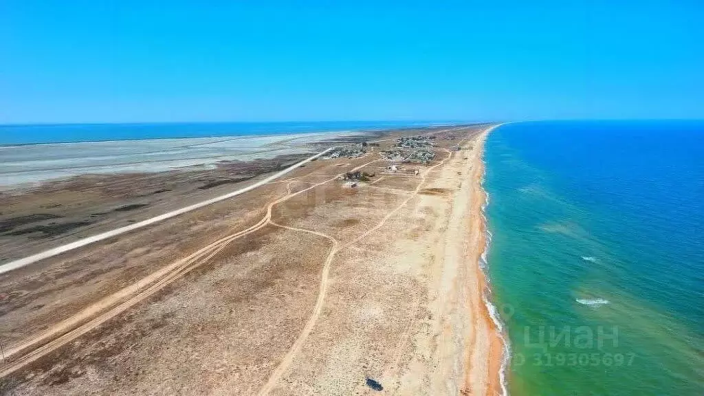Участок в Крым, Ленинский район, Семисотское с/пос, с. Соляное ул. ... - Фото 1
