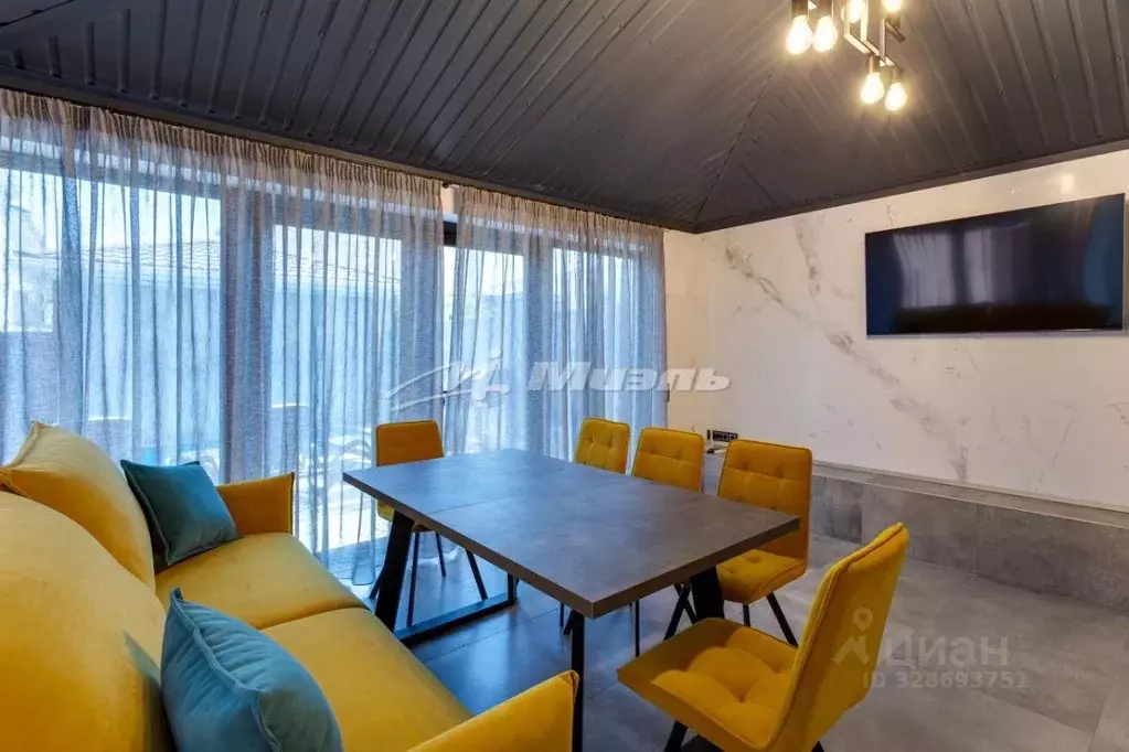 Дом в Крым, Евпатория городской округ, Заозерное пгт ул. Аллея Дружбы, ... - Фото 1