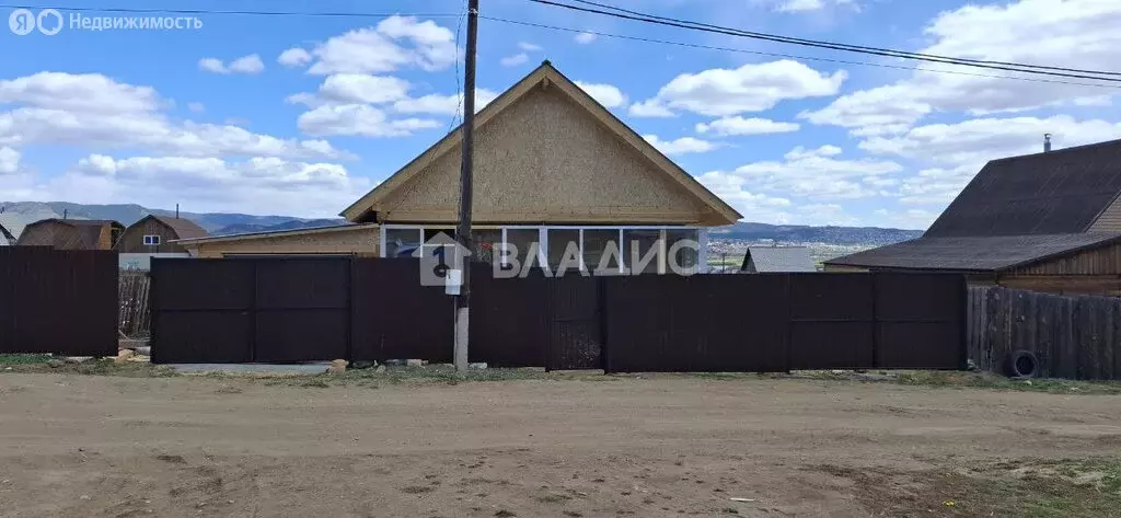 Дом в село Сотниково, Аршанская улица, 11 (180 м) - Фото 0