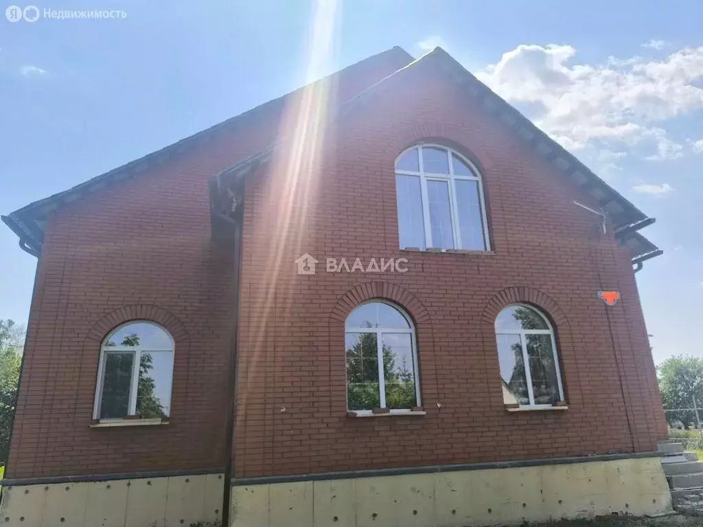 Дом в Майский, Сиреневая улица (160 м) - Фото 1