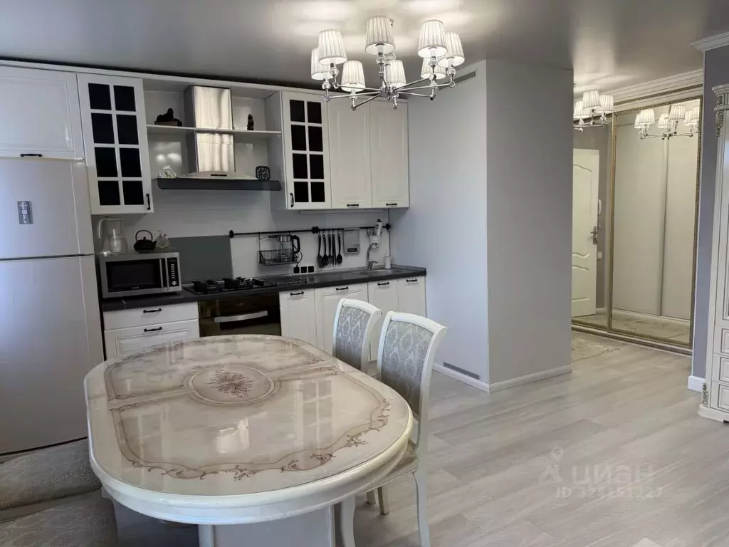 3-к кв. Омская область, Омск ул. Герцена, 250 (61.0 м) - Фото 0