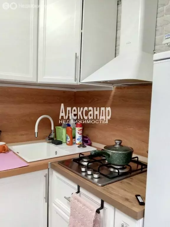 2-комнатная квартира: городской посёлок Кузнечное, Приозерское шоссе, ... - Фото 1