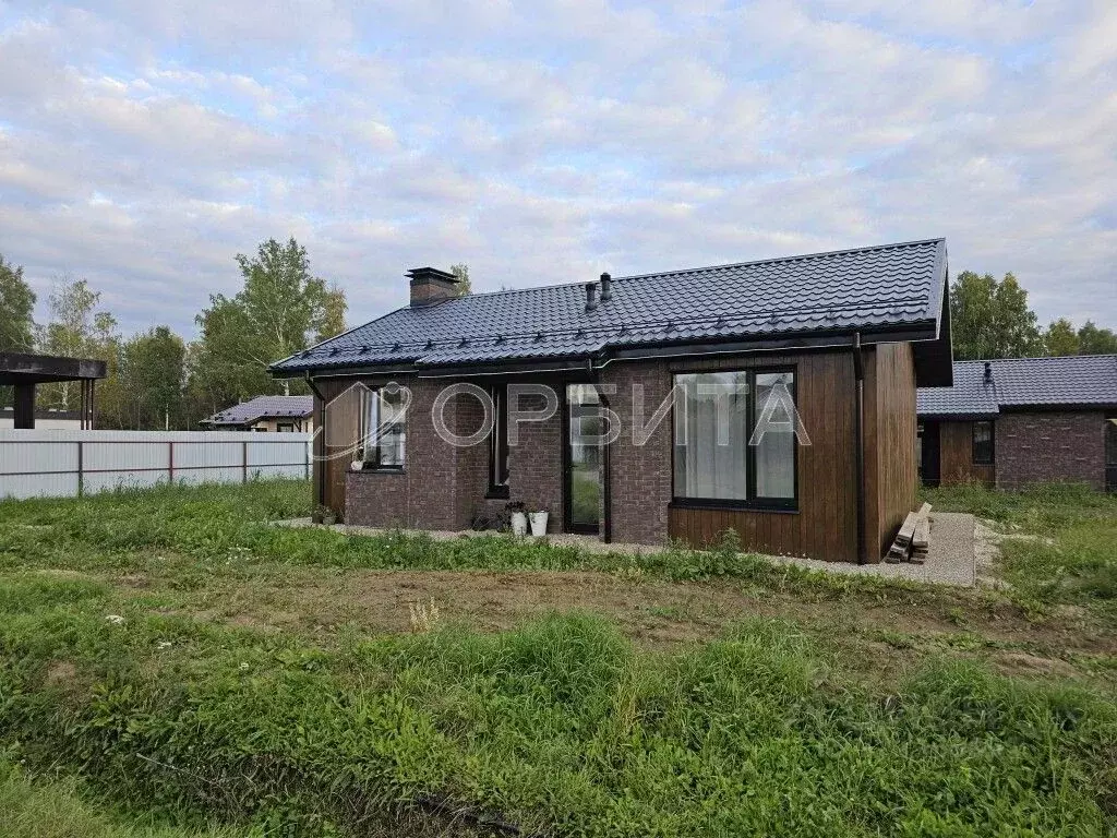 Дом в Тюменская область, Тюменский муниципальный округ, с. Перевалово ... - Фото 1