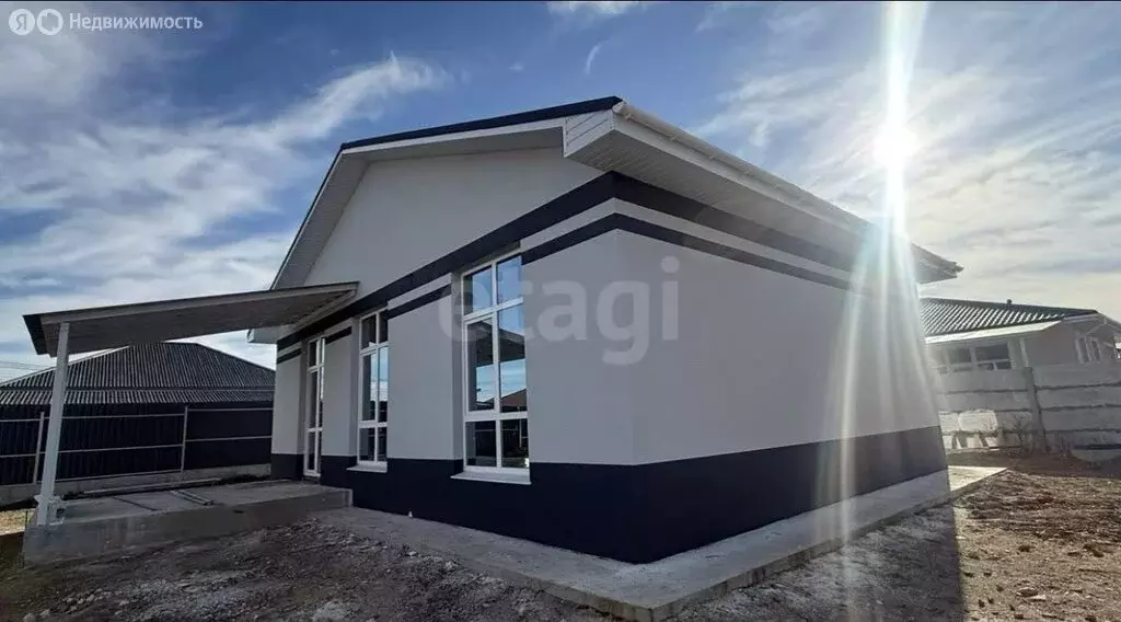 Дом в Симферопольский район, Мирновское сельское поселение, ... - Фото 1