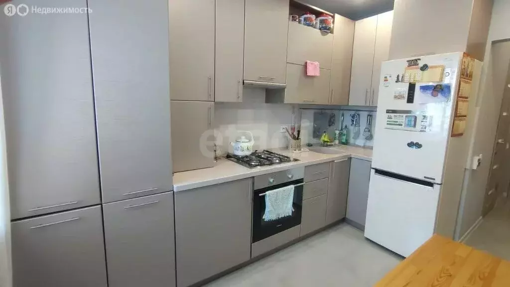 1-комнатная квартира: Коряжма, улица Набережная им. Н. Островского, ... - Фото 1