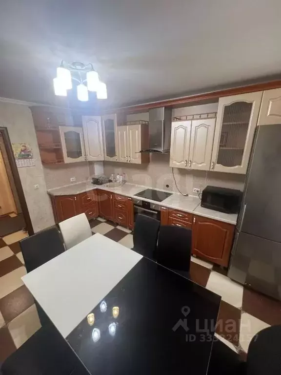 3-к кв. Тюменская область, Тюмень ул. Прокопия Артамонова, 7 (74.6 м) - Фото 2