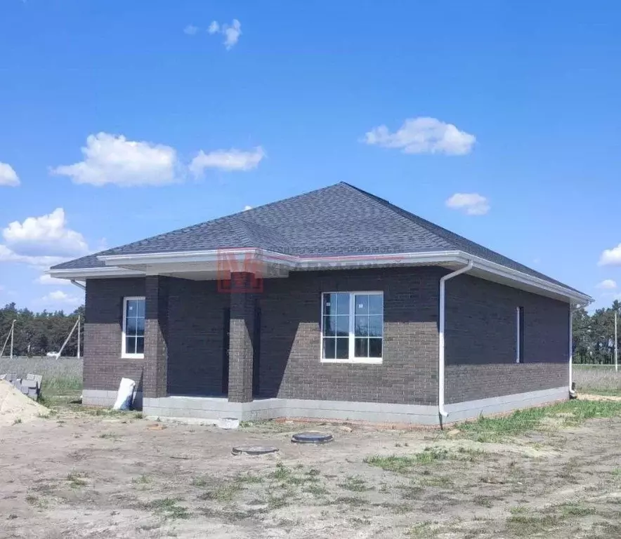 Коттедж в Белгородская область, Старооскольский городской округ, с. ... - Фото 1