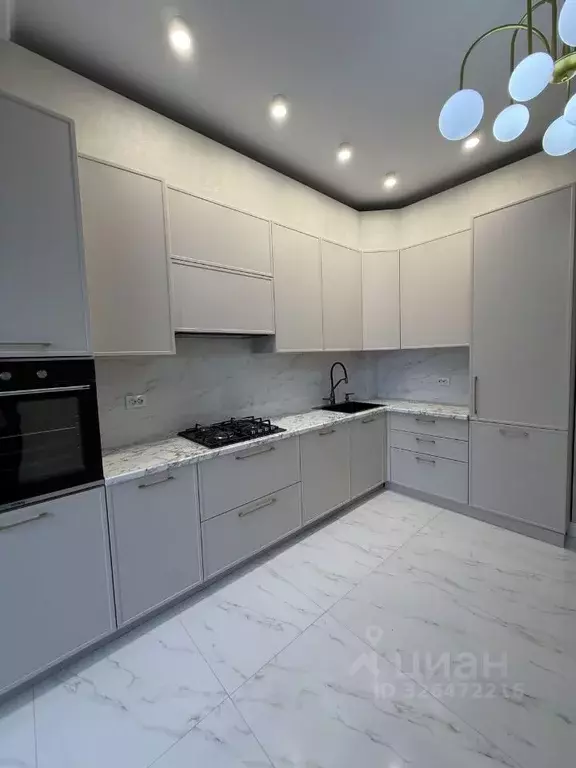 2-к кв. Кабардино-Балкария, Нальчик ул. Атажукина, 155 (83.0 м) - Фото 1